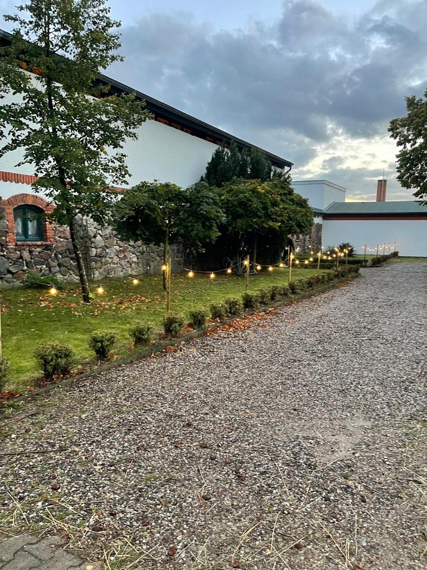 Ferienwohnung Mit Kamin Und Traumhafter Dachterrasse Mit Weitblick In Die Natur Neu Gaarz Exterior foto
